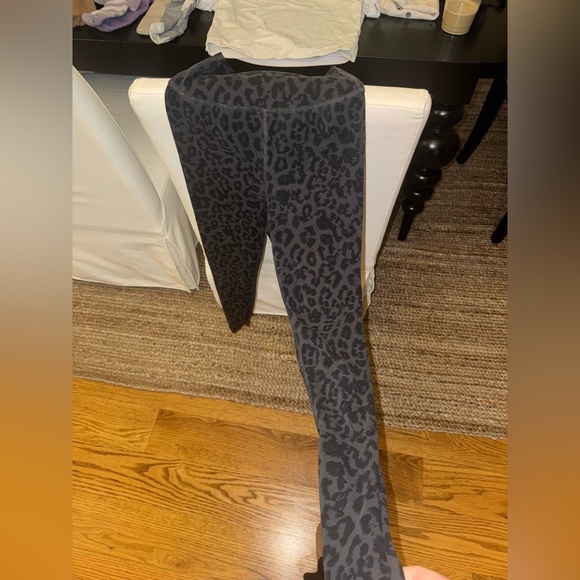 LNA Revolve Leopard Leggings XS
High Rise Gray Black - Picture 3 of 5